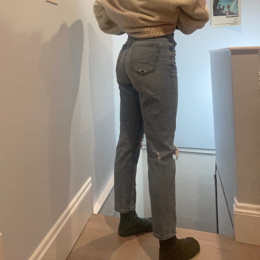 American Eagle Ripped Jeans - Picture 3 of 4
